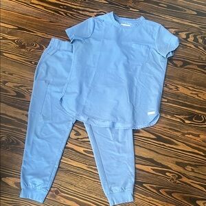 Women’s Resurge Scrubs in Ceil Blue size M